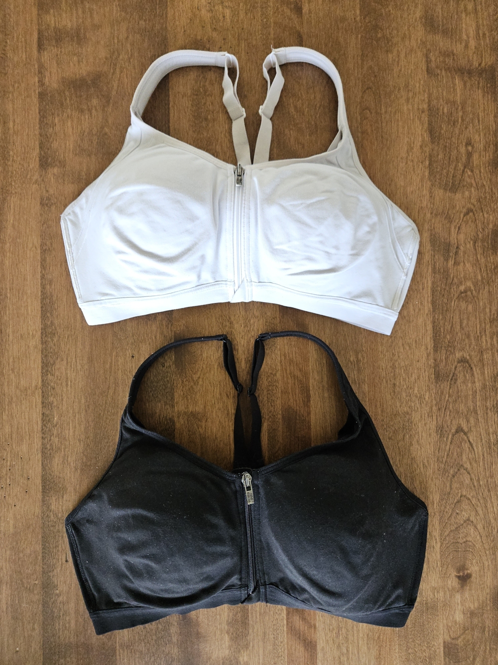 2 Victoria’s Secret Sport Front Zip Racerback Sports Bras 36D Black White Bundle